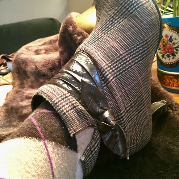 Predictions Brown Plaid w/ Bow Heel Ankle Bootie - Picture 2 of 8